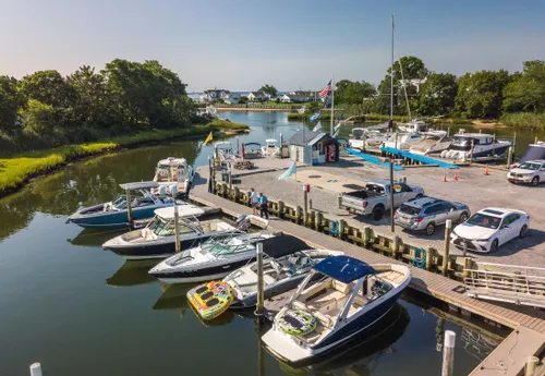 Strong's Mattituck Bay Marina - North Fork boat club location on Peconic Bay, Long Island