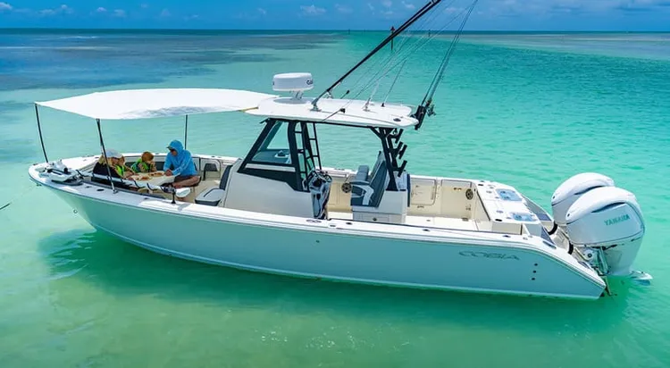 Center console with an expanded hardtop for shade