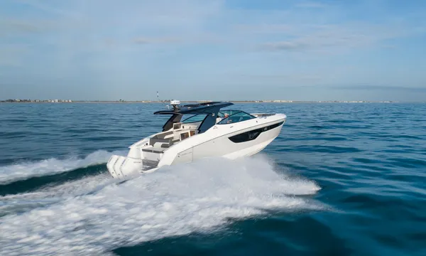 Cruisers Yachts 38 GLS OB0