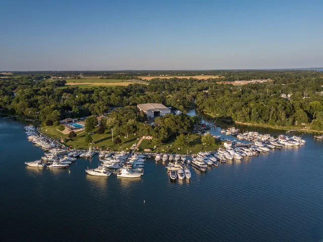 Strong's Water Club
