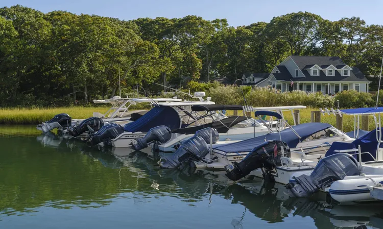 Broadwaters Cove Gallery