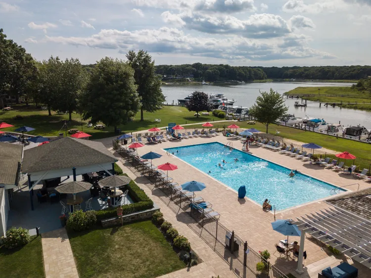 Strong’s Water Club