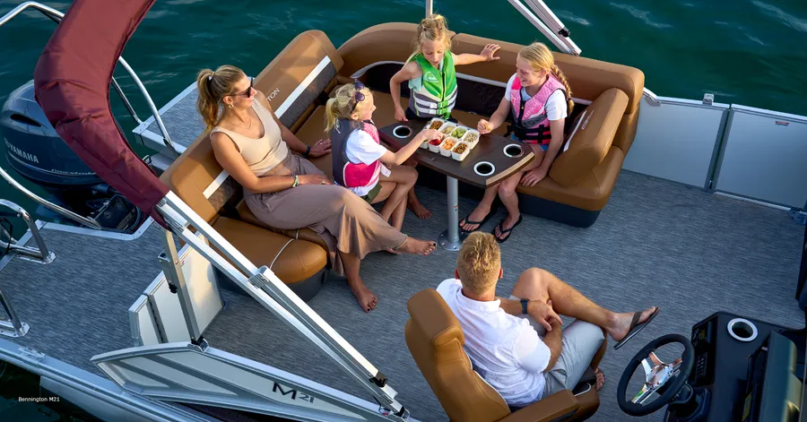 5 Tips for Navigating Busy Boating Weekends