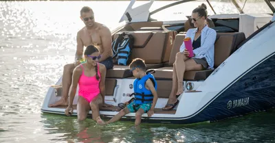 Buying a Family Boat: The 5 Features That Matter Most 