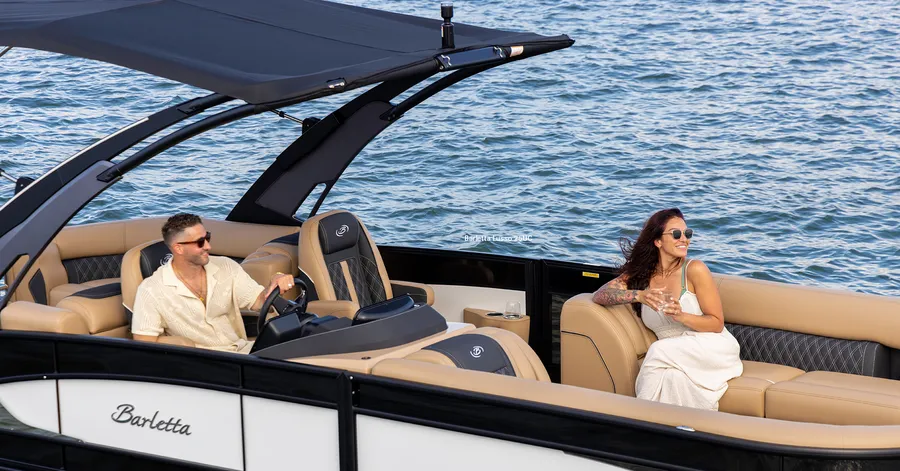 Picking the Right Pontoon Layout (Shade, Seating, Storage)