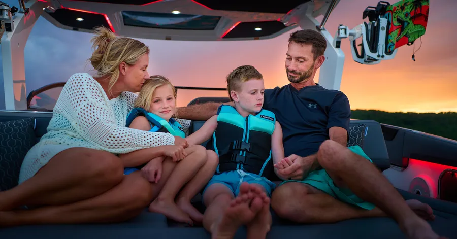 5 Tips for Planning Mother’s Day Weekend on a Boat