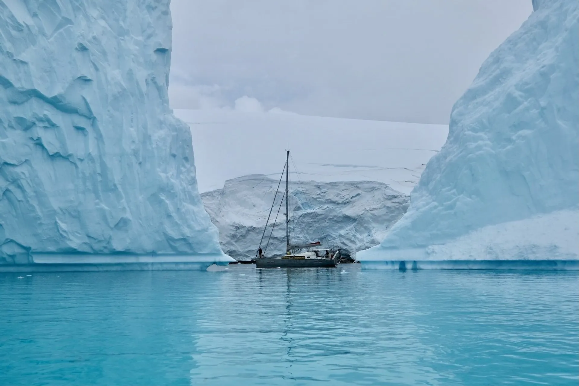Aventura IV: 100,000 Miles Beyond the Horizon