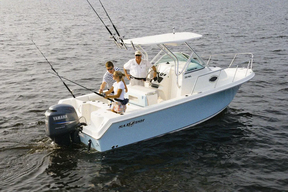Comparing Different Models: Finding the Perfect Center Console Fishing Boat for Your Needs